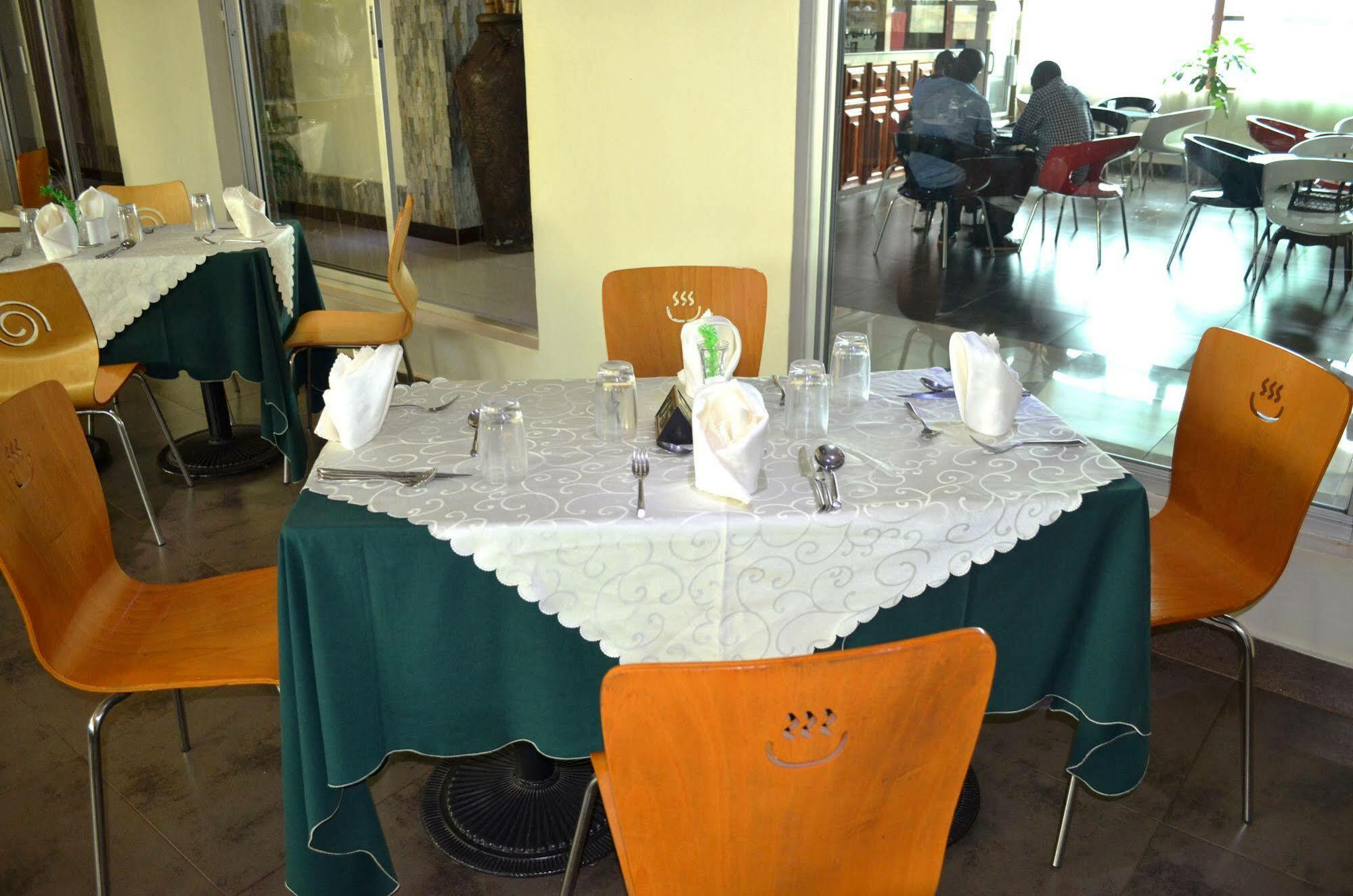 Mt. Zion Hotel Kampala Luaran gambar